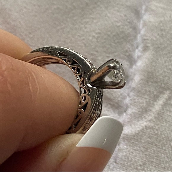 Wedding ring - Picture 2 of 2